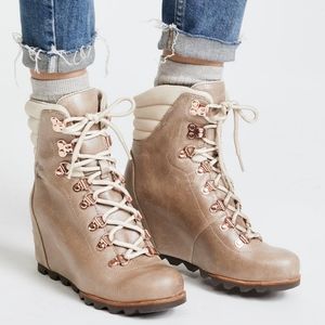Sorel Leather Conquest Wedge Holiday Rose Gold